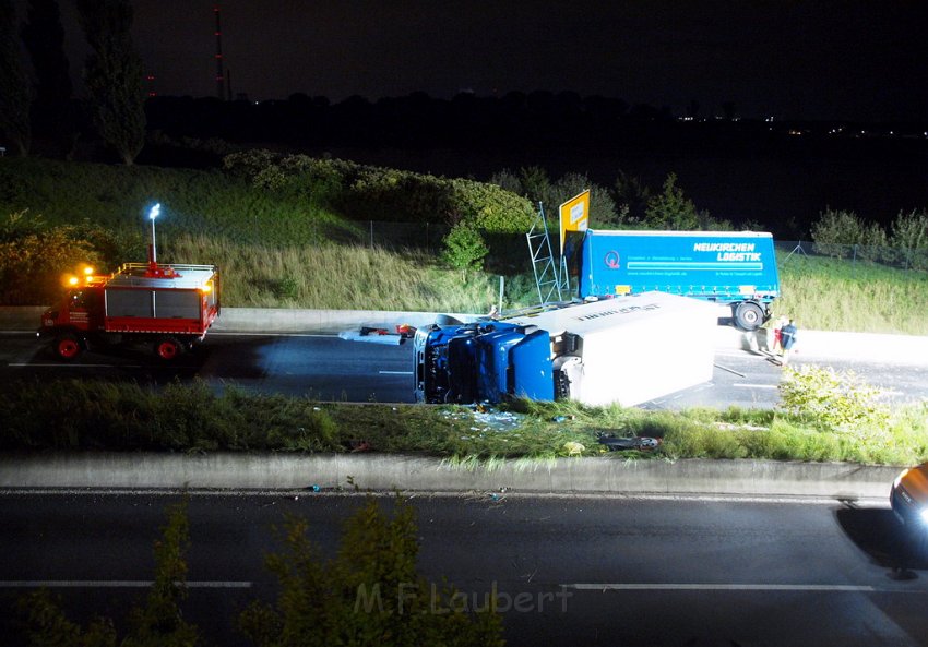 Einsatz BF Koeln PEINGEKLEMMT in Leverkusen P157.JPG